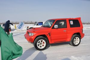 На старте Mitsubishi Pajero Evolution. - subarist.ru